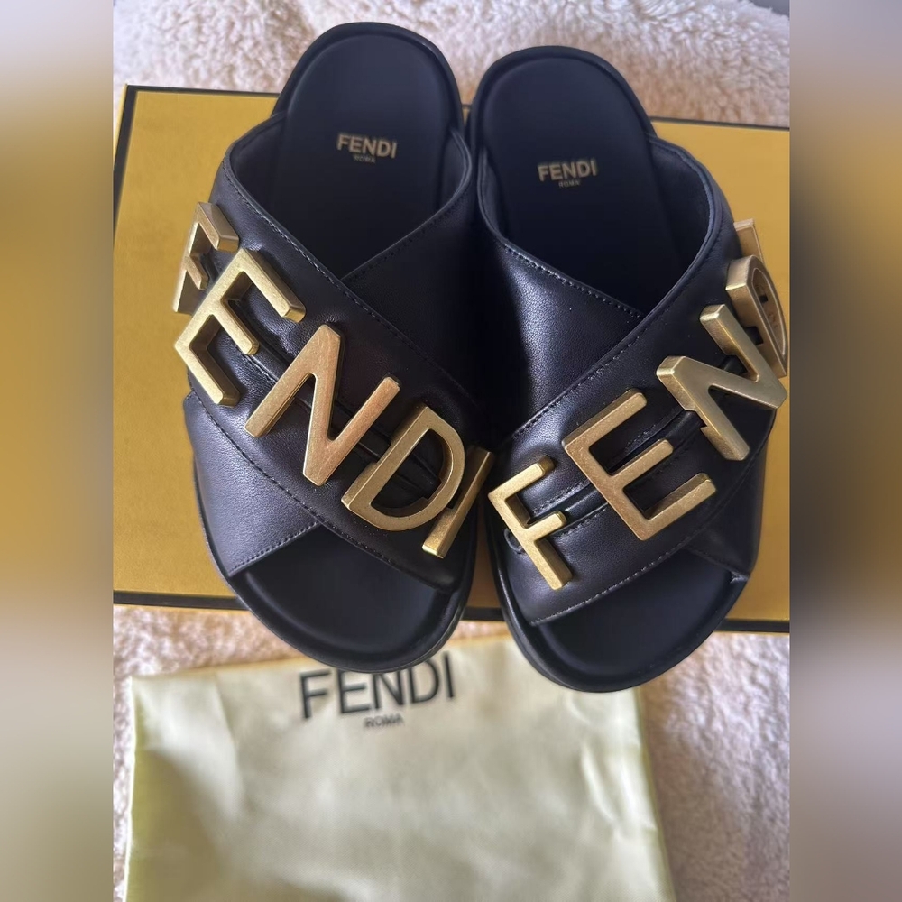 FENDI Fendigraphy leather sandals